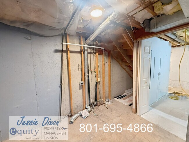 Building Photo - 243 Mill St