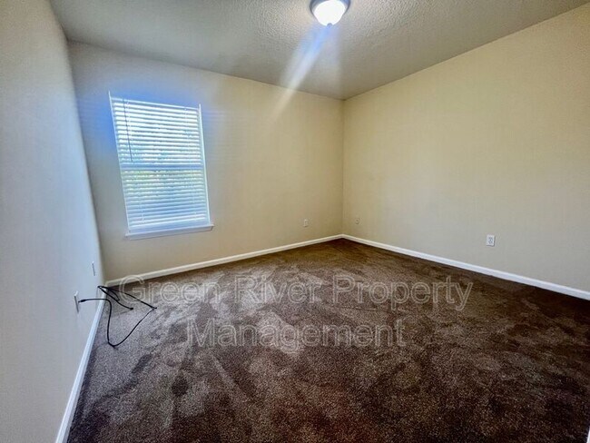 Building Photo - 2074 Heritage Oaks Ct