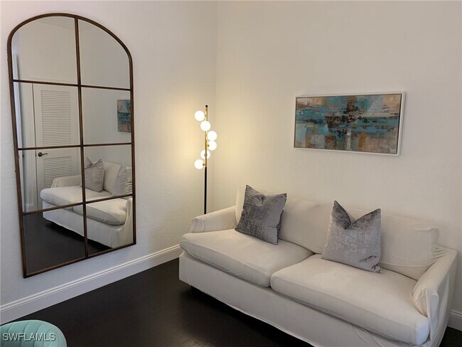 Building Photo - 6537 Ilex Cir