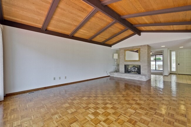 Building Photo - Wow! What a Great Home! Available Soon!