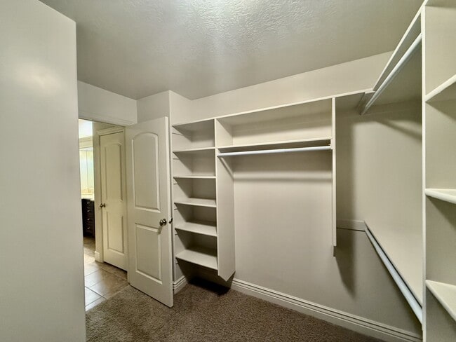 Building Photo - 2028 E 4500 S