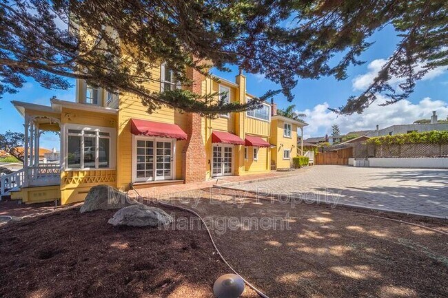 Primary Photo - 225 Central Ave