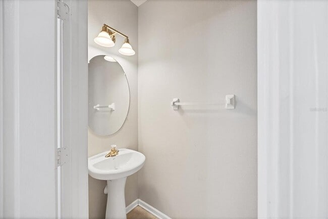 Building Photo - 4920 Pond Ridge Dr