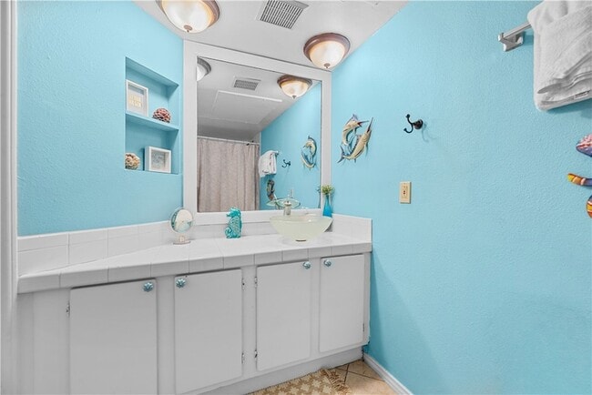 Building Photo - 15010 Leeward Dr