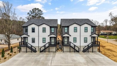 Building Photo - 8306 Lobelia Ln