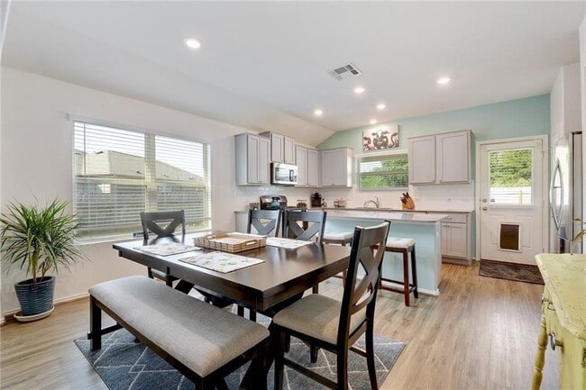 Building Photo - 6813 Colorado Bluffs Rd