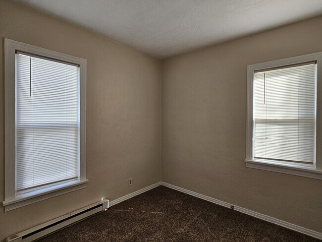 Building Photo - 906 W Colorado Ave