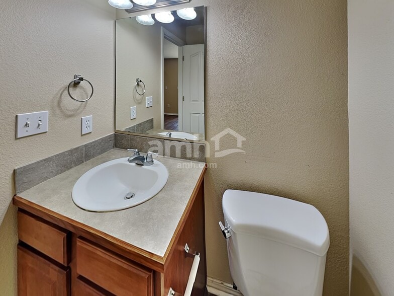 Building Photo - 191 W Tehuti Ct