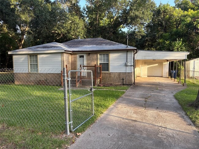 Primary Photo - 5717 Eunice St