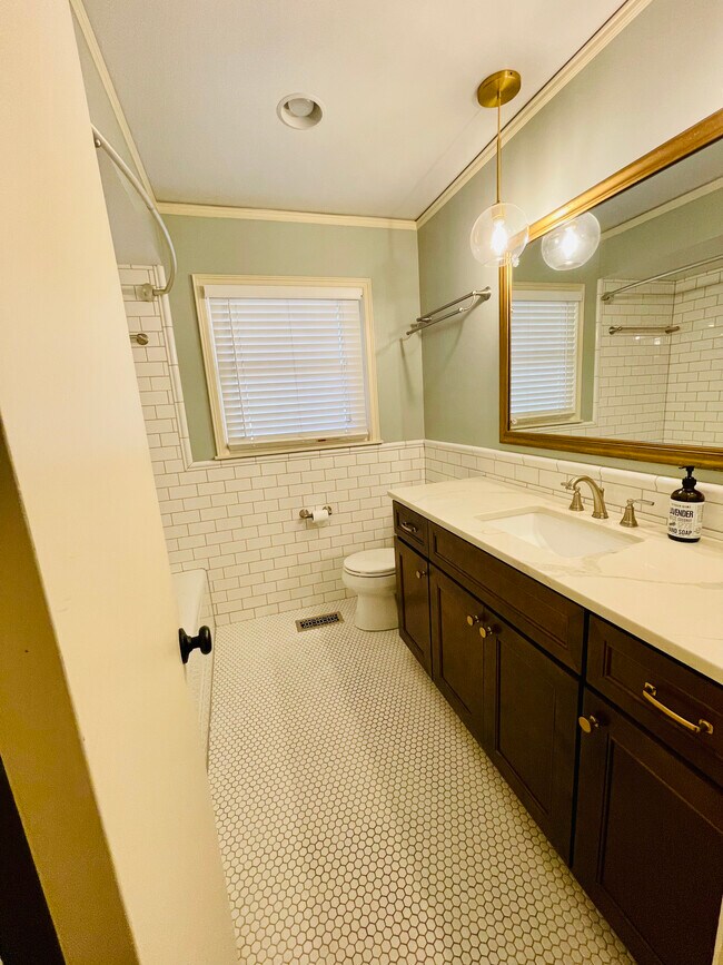 Guest Bath - 3945 E 60th St