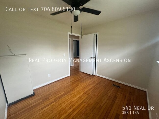 Building Photo - 541 Neal Dr