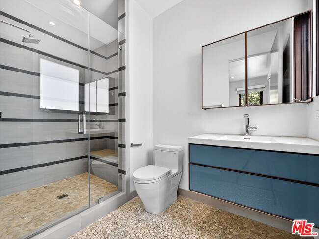 Building Photo - 770 Paseo Miramar