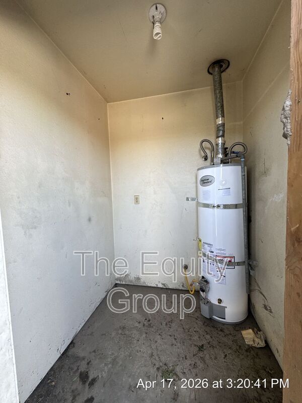Building Photo - 312 1/2 N Park Street