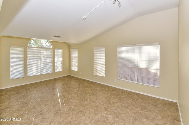 Building Photo - 1360 N Brentwood Pl