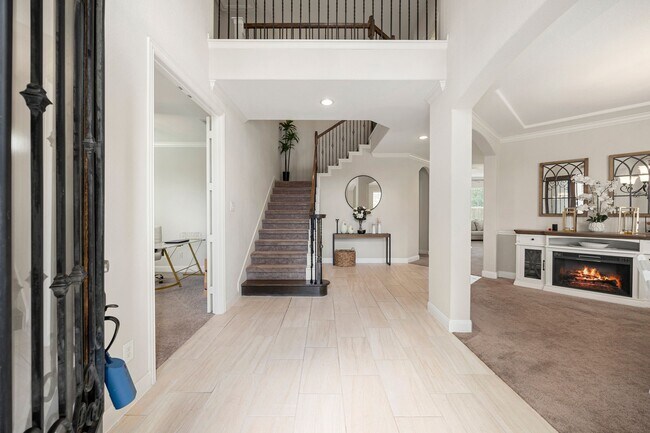 Building Photo - 9338 Taylor Cliff Ln