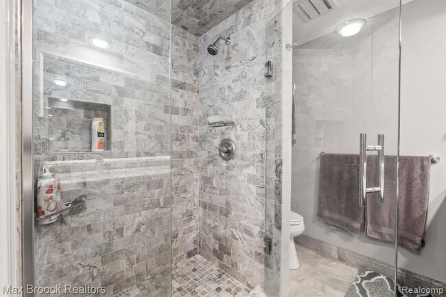 Building Photo - 1109 Ivyglen Cir