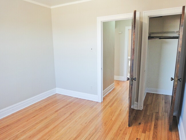 Building Photo - 1941 Grove Ave