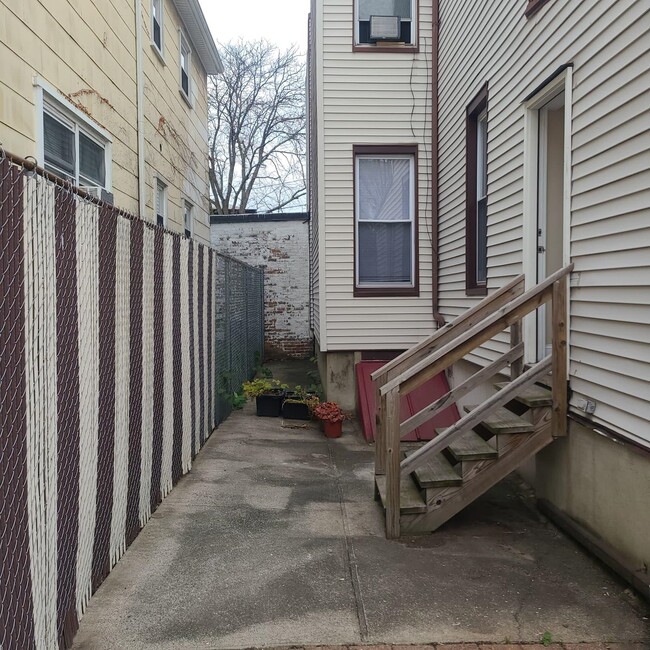 Primary Photo - 99 Booraem Ave