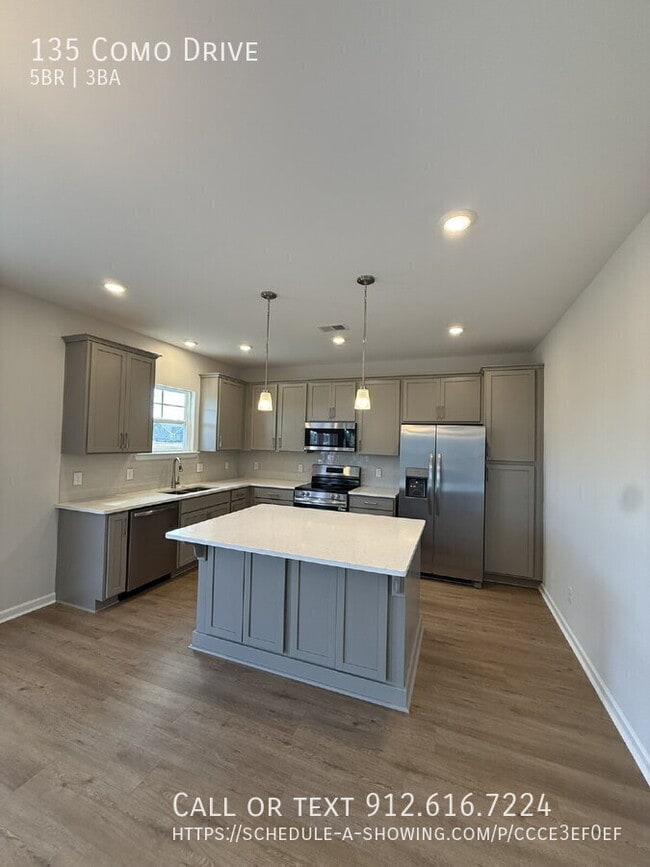 Building Photo - 135 Como Dr