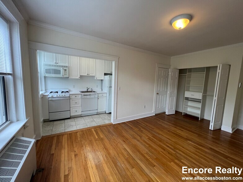 Building Photo - 3 Langdon St