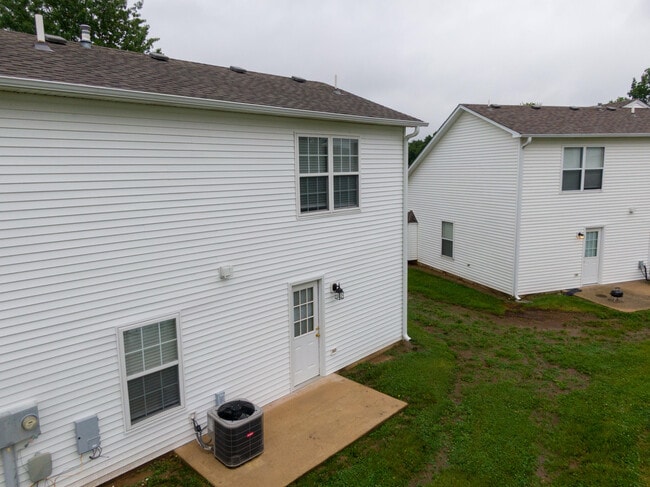 Building Photo - 3509 Delmar Ct