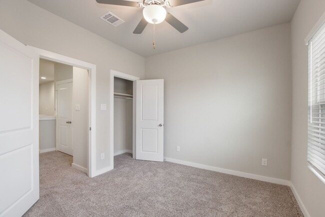 Building Photo - Town Homes At Stadium Point