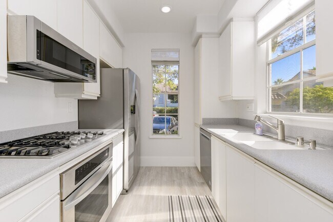 Building Photo - 3601 Bernwood Pl