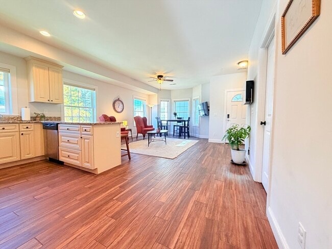 Building Photo - 17 Hamel Way