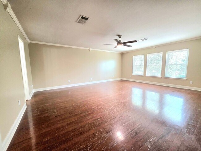 Building Photo - Beautiful 4 Bedroom Home for Lease!