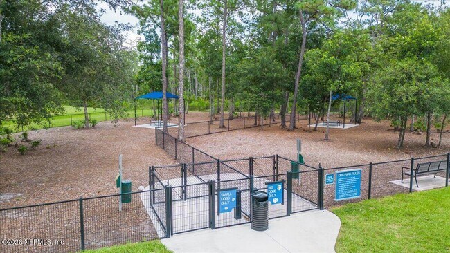 Building Photo - 10300 Silverbrook Trl