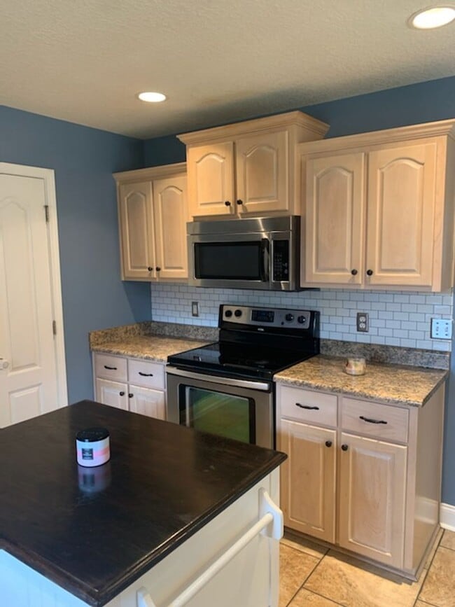 Building Photo - Stunning 3-Bedroom Home in Parish Crossing...