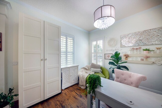 Building Photo - Baldwin Park Beauty! 3 bed/2.5 bath Pool H...