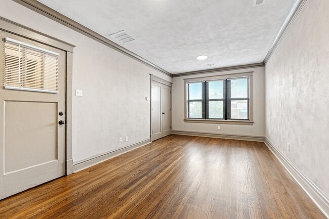 Building Photo - 3801-3803 S. Kingshighway/4900-4904 Mardel
