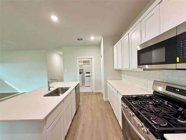 Building Photo - 2203 Heatwave Ln