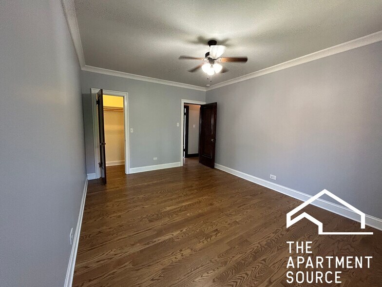 Building Photo - 4519 N Wolcott Ave