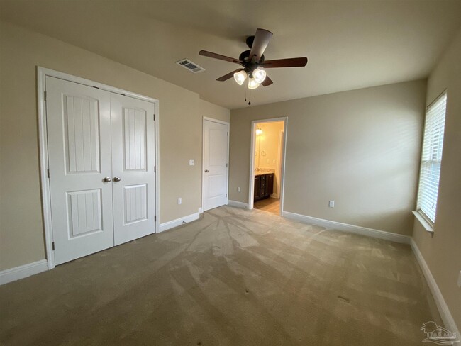 Building Photo - 2486 Redford Dr