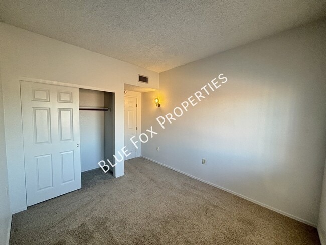Building Photo - 1721 W Dalehaven Cir