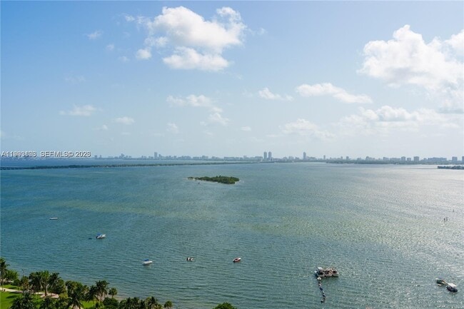 Building Photo - 1750 N Bayshore Dr