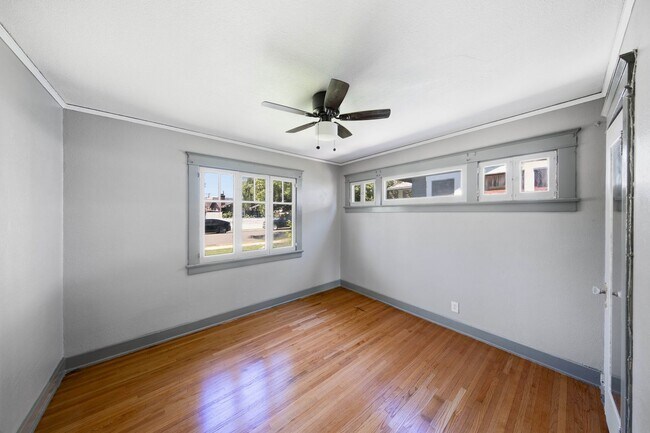 Building Photo - 754 N Zeyn St