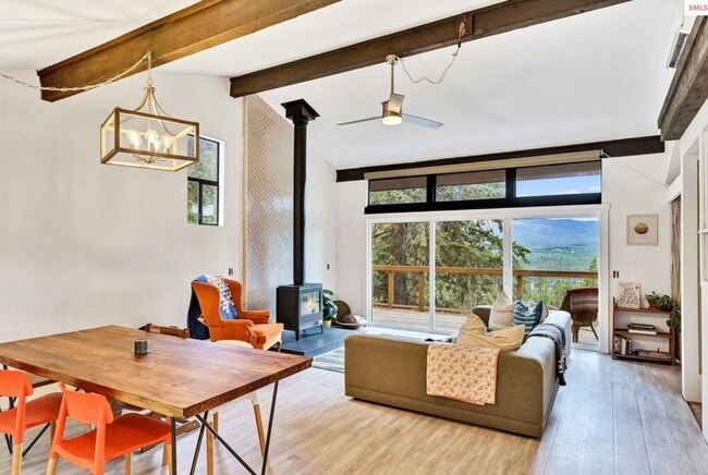 Building Photo - 275 Kelley Creek Rd