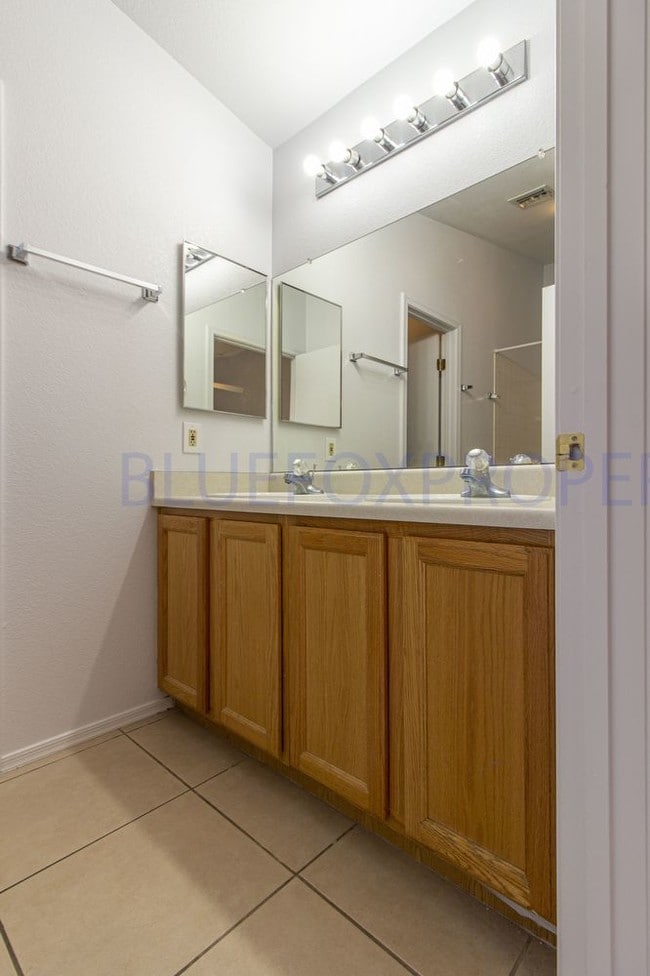 Building Photo - 7845 S Kilbrennan Way