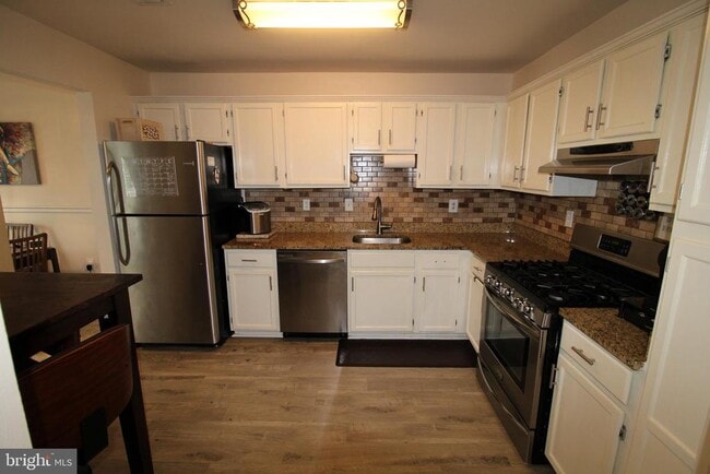 Building Photo - 7863 Apache Ridge Ct