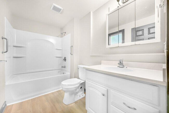 Building Photo - 4 Bedroom Home for Rent! Remodeled Home wi...