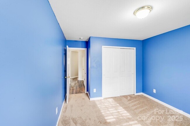 Building Photo - 6320 Alder Ct