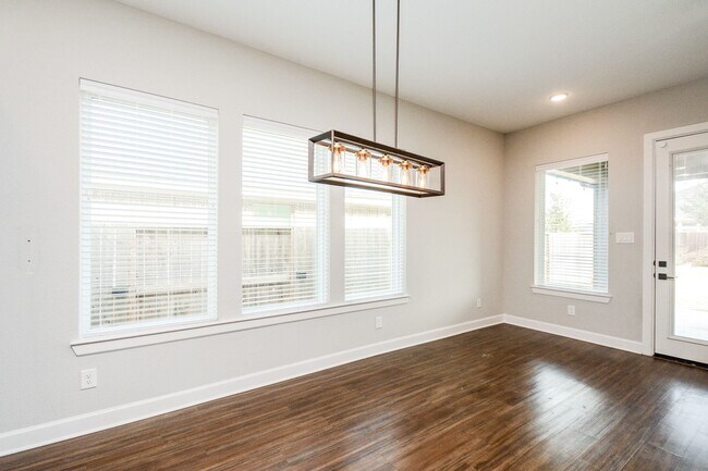 Building Photo - 2902 Tanager Trace