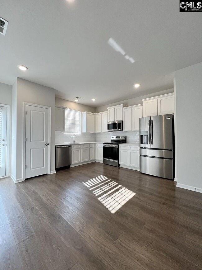 Building Photo - 199 Kitti Wake Dr