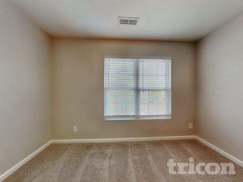 Building Photo - 2004 Blue Rock Ct