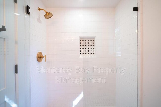 Building Photo - 2935 Alta Ave