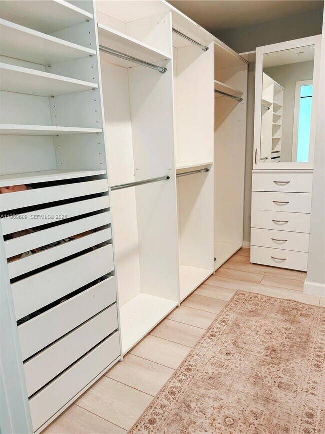 Building Photo - 851 NE 1st Ave