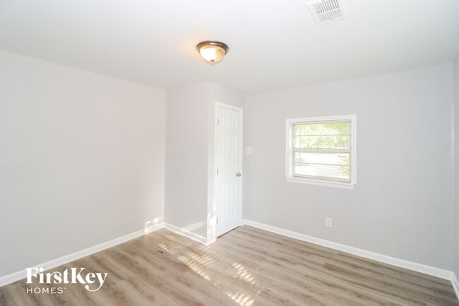 Building Photo - 156 Harris Cove